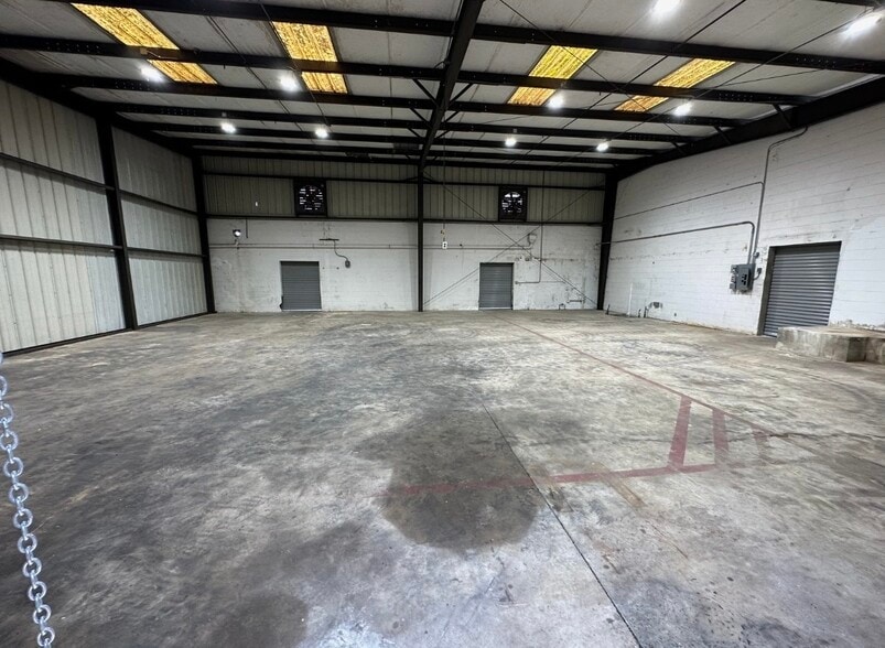More Photos Of 1604 Olive St, Lakeland Warehouse For Sale