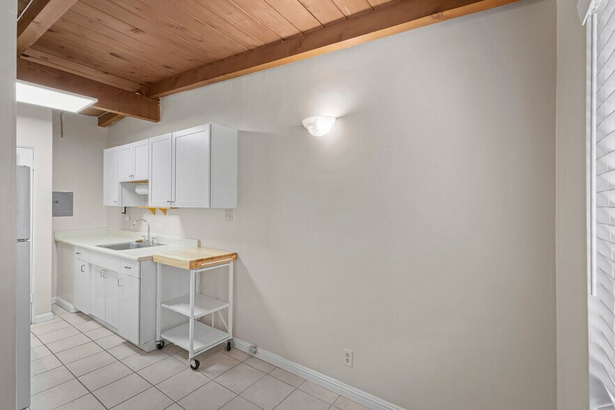 More Photos Of 310 Gladys Ave, Mountain View Apartments For Sale