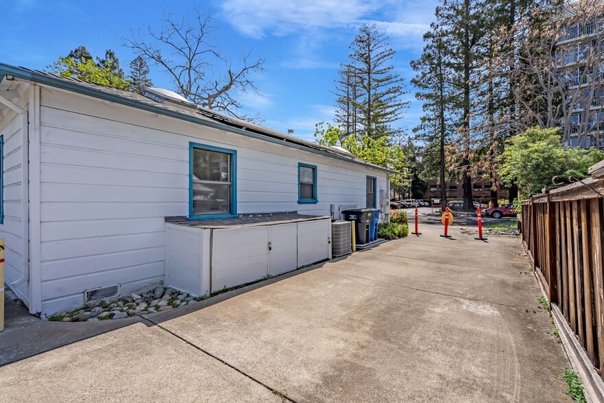 More Photos Of 2291 Pacheco St, Concord Medical For Lease