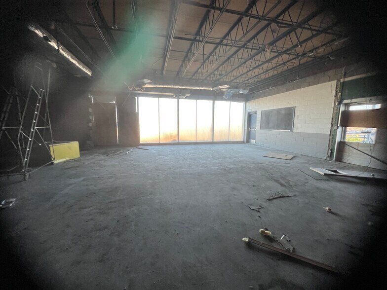 More Photos Of 750 E New Circle Rd, Lexington General Retail For Sale