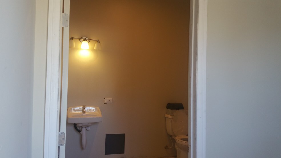 More Photos Of 218 San Diego St, Oceanside Freestanding For Lease