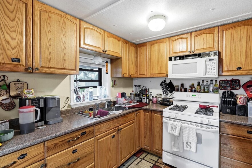 More Photos Of 200 Mustang Trail Trl, Granbury Industrial For Sale