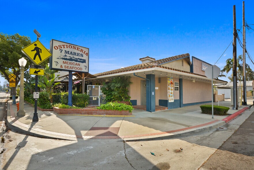 Primary Photo Of 528 W Chapman Ave, Orange Freestanding For Sale