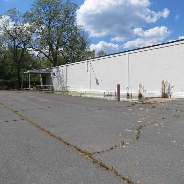 More Photos Of 600 S Ash St, Pine Bluff General Retail For Sale