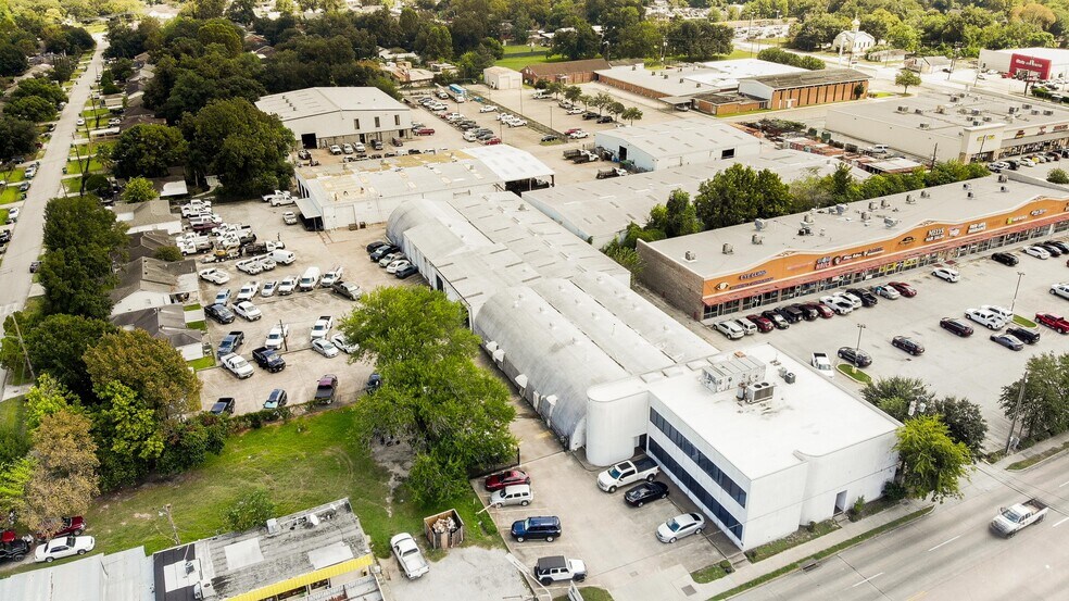 More Photos Of 5550 Airline Dr, Houston Warehouse For Sale