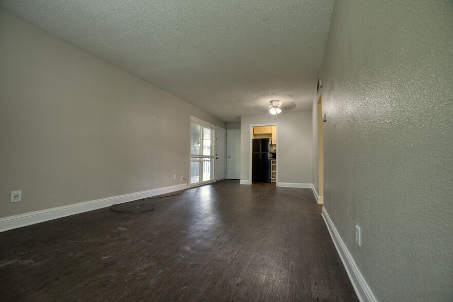 More Photos Of 826 S Travis St, Sherman Apartments For Sale