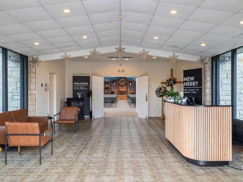 More Photos Of 6600 S Lakewoods Dr, Georgetown Specialty For Sale