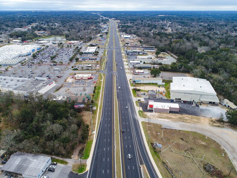 More Photos Of 8969 Pensacola Blvd, Pensacola Auto Repair For Sale