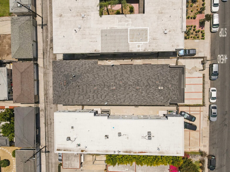 More Photos Of 2016 S Bedford St, Los Angeles Apartments For Sale