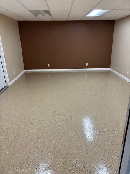 More Photos Of 6531 Overcrest Ln, Pasadena Industrial For Lease