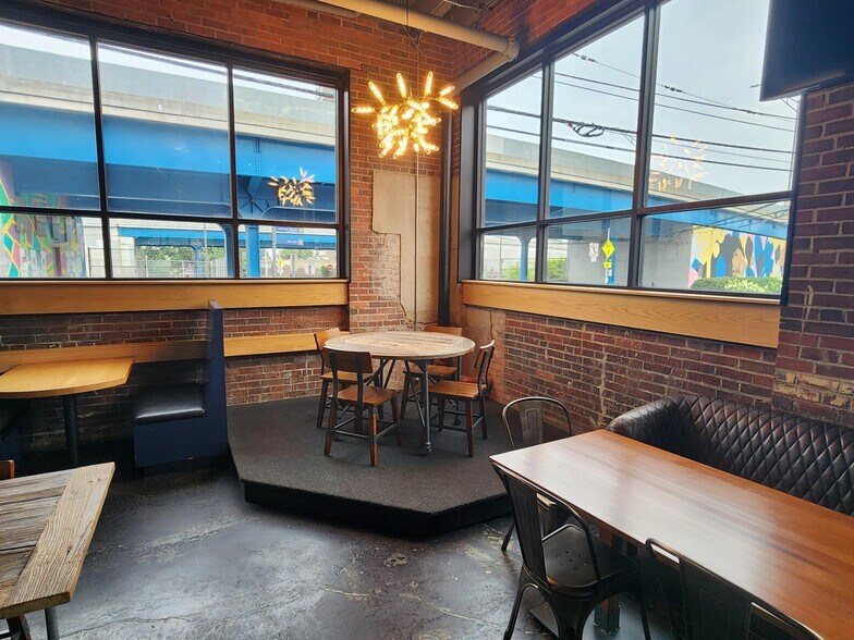 More Photos Of 2814 Detroit Ave, Cleveland Office For Lease