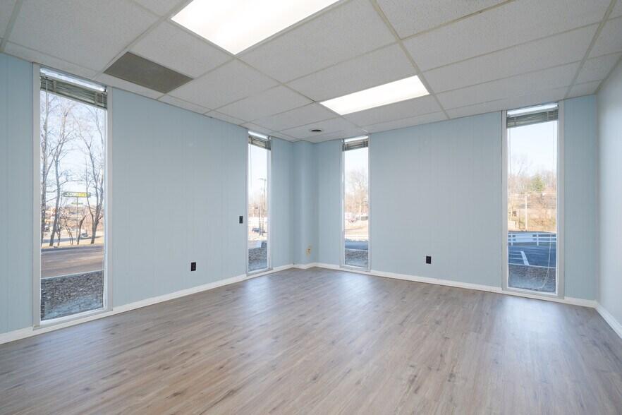 More Photos Of 3520 New Hartford Rd, Owensboro Office For Sale