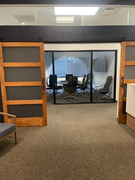 More Photos Of 6601 Vaught Ranch Rd, Austin Unknown For Lease