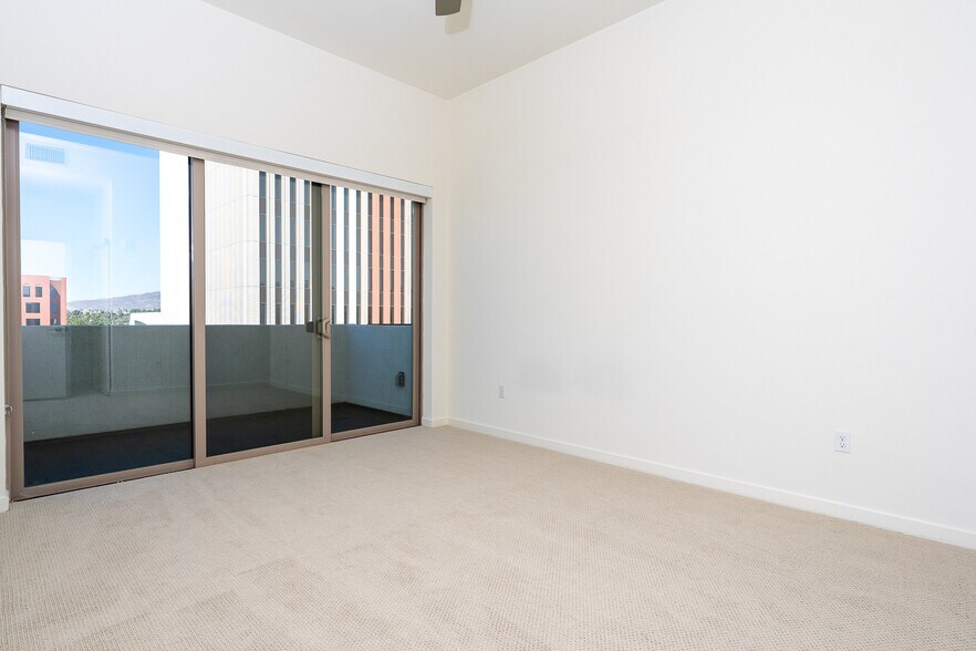 More Photos Of 3750 Main St, Riverside Apartments For Lease