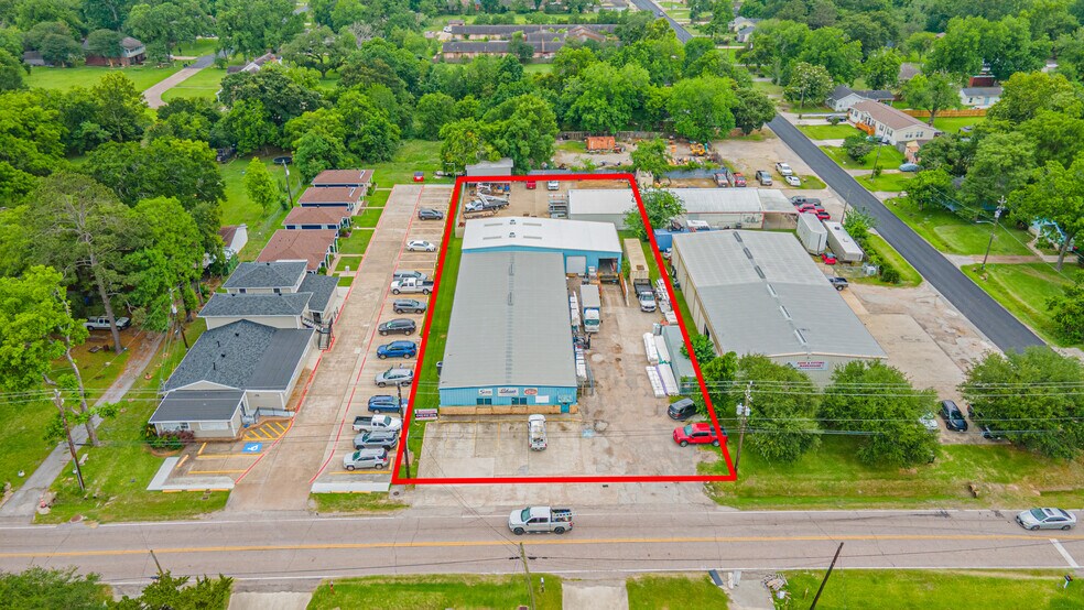 Primary Photo Of 705 Cedar Bayou Rd, Baytown General Retail For Lease