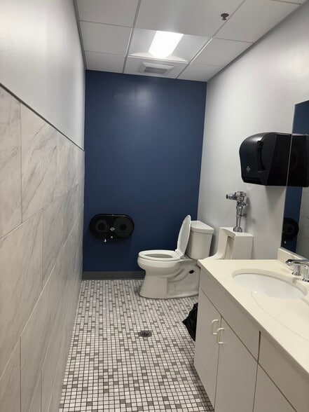 More Photos Of 1191-1193 Chestnut St, Newton Office For Lease