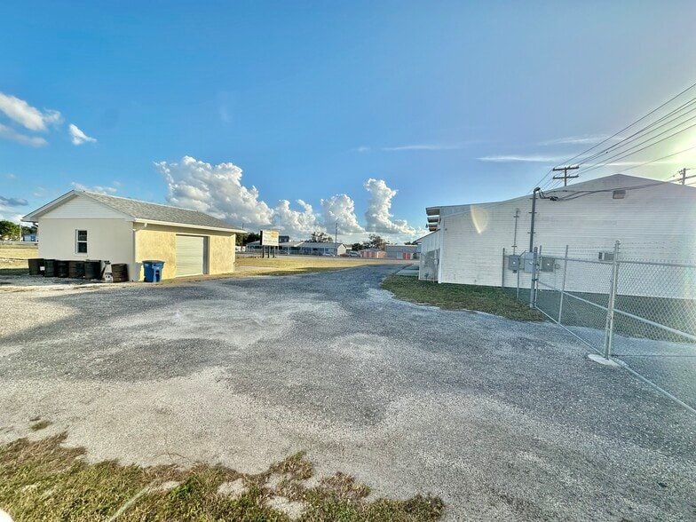 More Photos Of 739 Glenwood Ave, Sebring Manufacturing For Sale