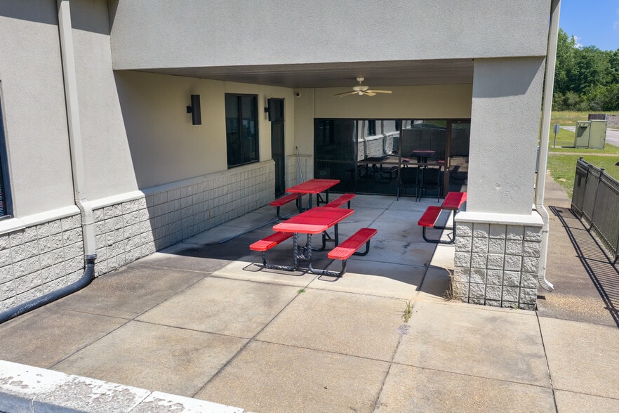 More Photos Of 500 Industrial Dr, Hamilton Industrial For Sale