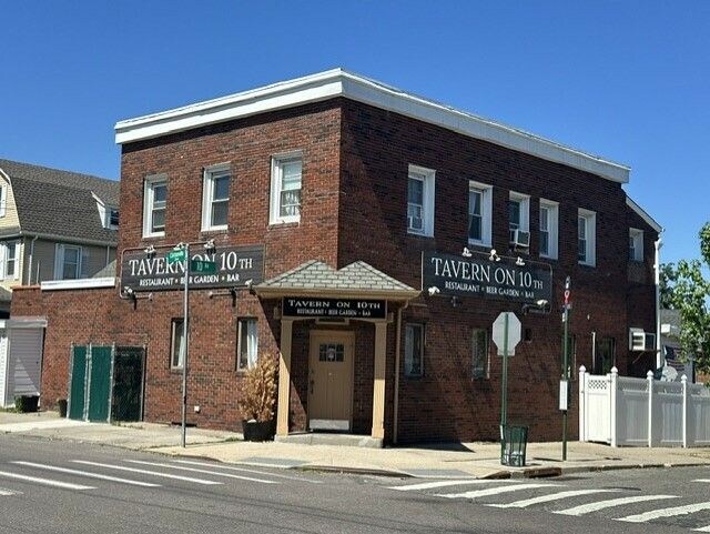 Primary Photo Of 9-17 Clintonville St, Whitestone Restaurant For Sale