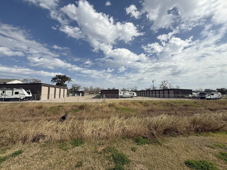 More Photos Of 105 Creekwood Landing Dr, Richwood Self Storage For Sale