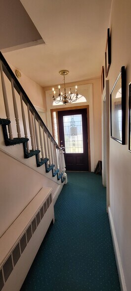 More Photos Of 147 N Ocean Ave, Patchogue Office For Sale