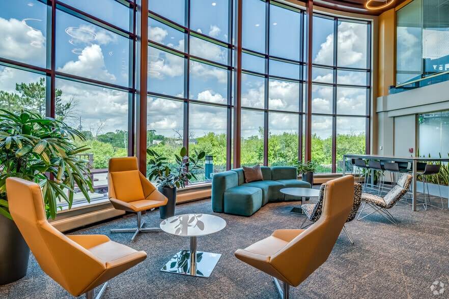 More Photos Of 1200 N Mayfair Rd, Wauwatosa Office For Lease