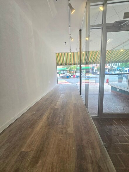 More Photos Of 158-164 Main St, Northampton Office Residential For Lease