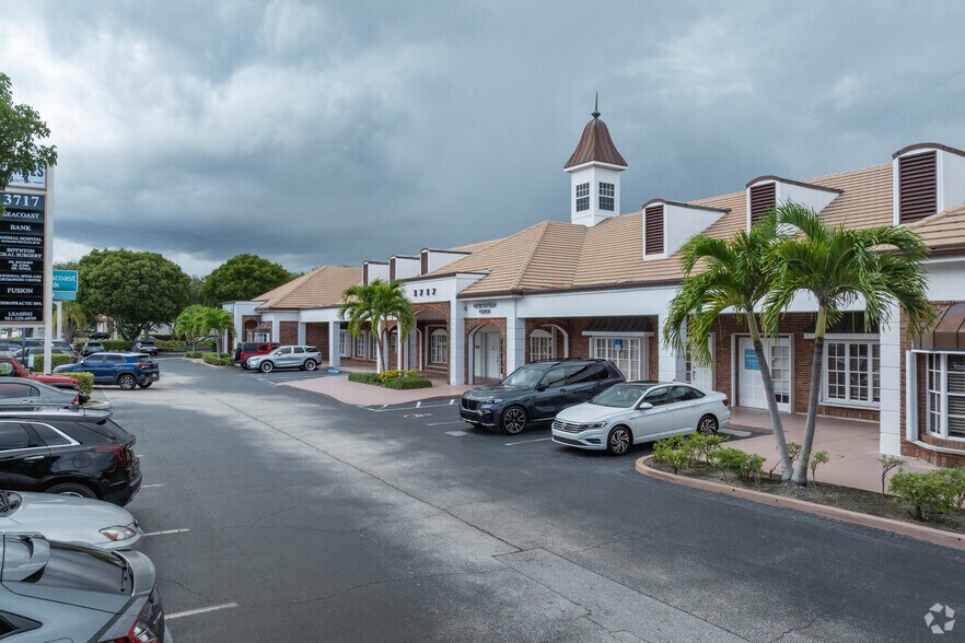 More Photos Of 3717 W Boynton Beach Blvd, Boynton Beach Medical For Lease