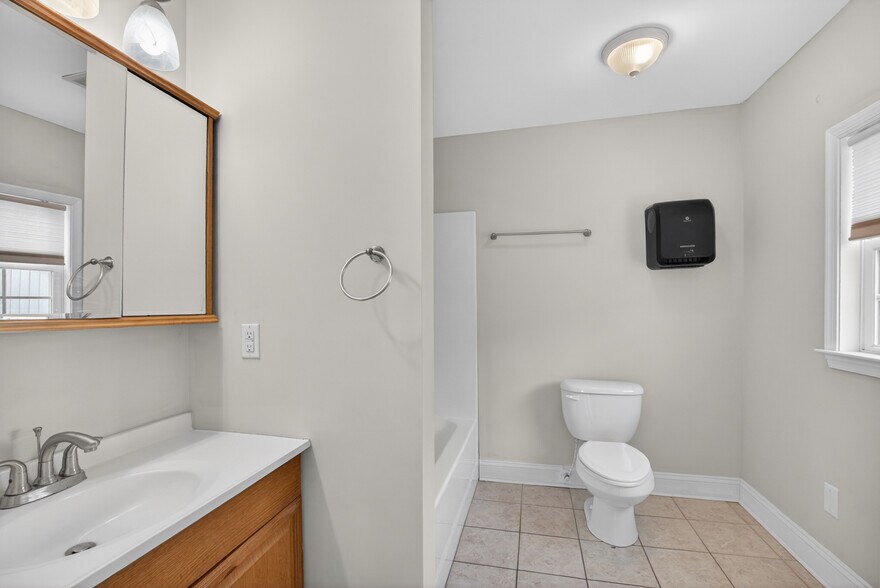 More Photos Of 168 Faulconerville Dr, Amherst Flex For Sale