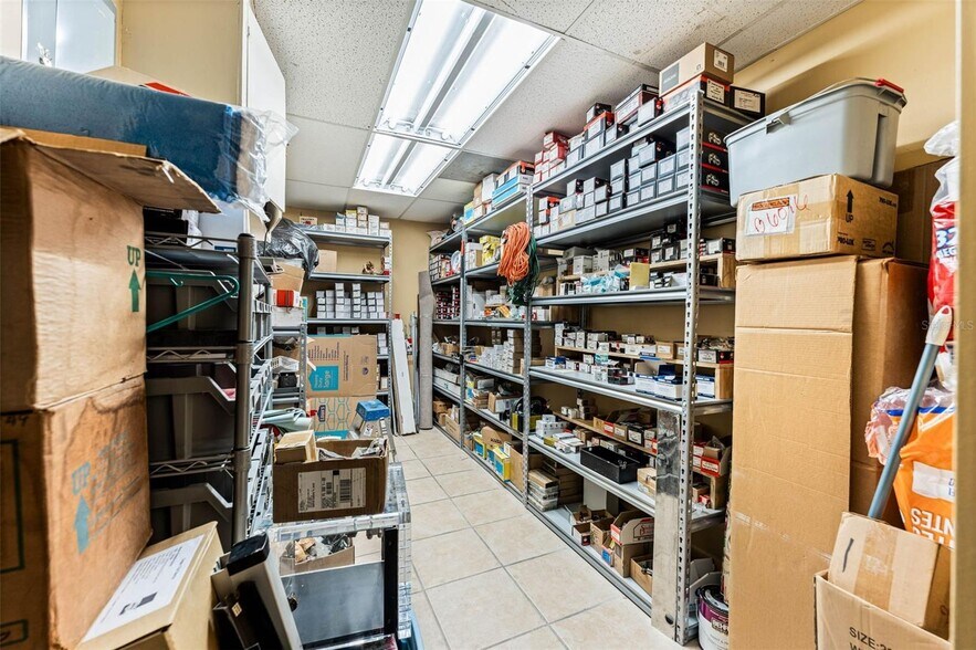 More Photos Of 18-20 E Plant St, Winter Garden General Retail For Sale