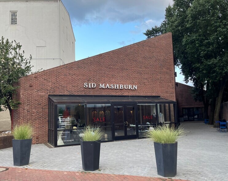 More Photos Of 3222 N St NW, Washington Office Residential For Lease