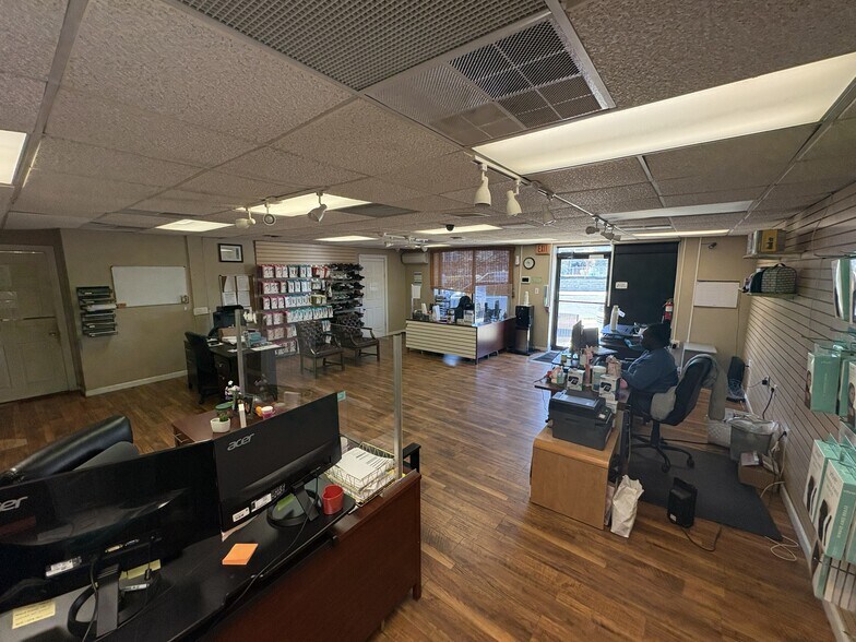 More Photos Of 2040 Napfle Ave, Philadelphia Freestanding For Lease