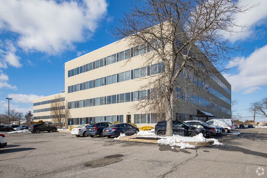 More Photos Of 4250 Veterans Memorial Hwy, Holbrook Office For Sale