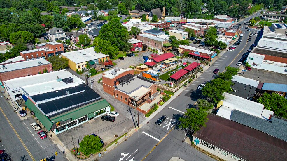 More Photos Of 128 Broadway St, Black Mountain Restaurant For Sale