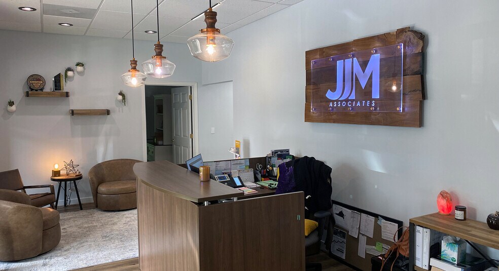 More Photos Of 535-549 Southlake Blvd, Richmond Light Distribution For Sale