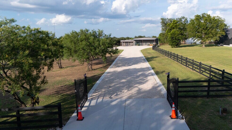 More Photos Of 301 County Road 436, Thrall Land For Sale