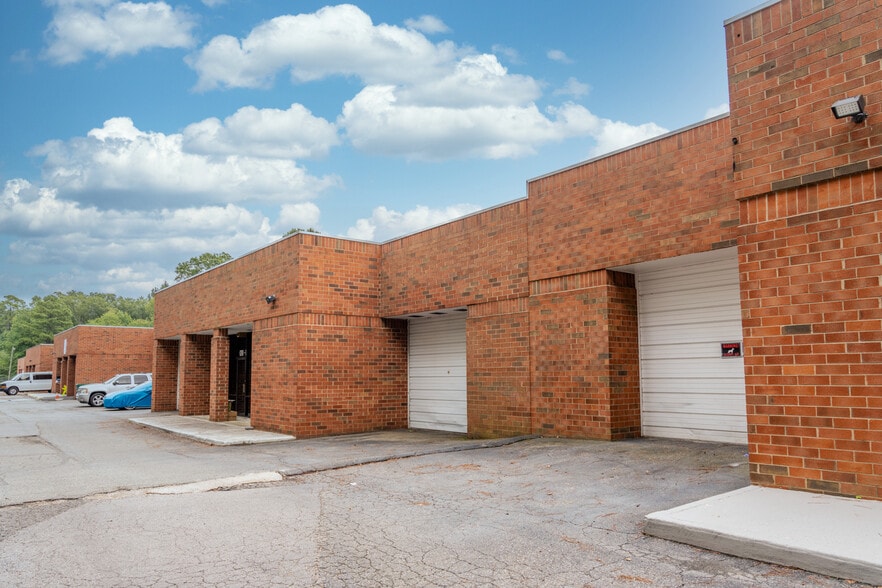 More Photos Of 6290 Old Warwick Rd, Richmond Light Manufacturing For Lease