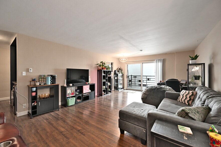 More Photos Of 1321 N Franklin Pl, Milwaukee Apartments For Sale