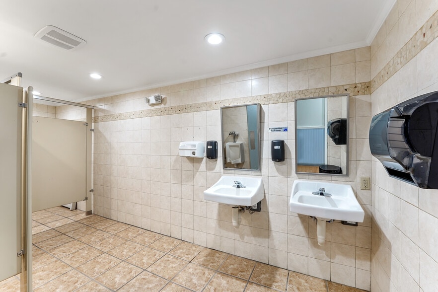 More Photos Of 3347 W Ridge Pike, Limerick Restaurant For Sale