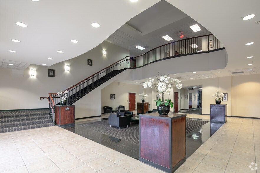 More Photos Of 34 Upper Riverdale Rd, Riverdale Medical For Lease