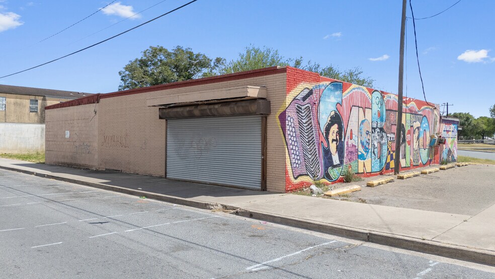 Primary Photo Of 375 W Robertson St, San Benito Light Manufacturing For Sale