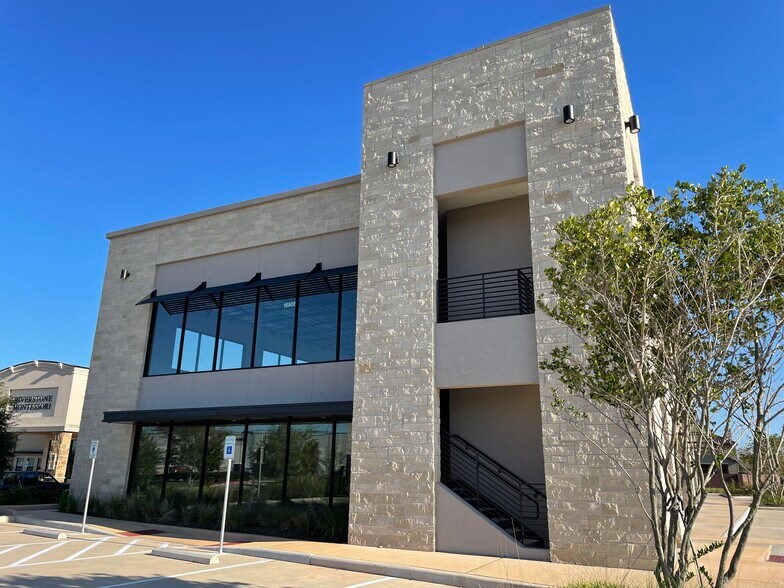 More Photos Of 18806 Noble Seven Ln, Sugar Land Storefront Retail Office For Lease