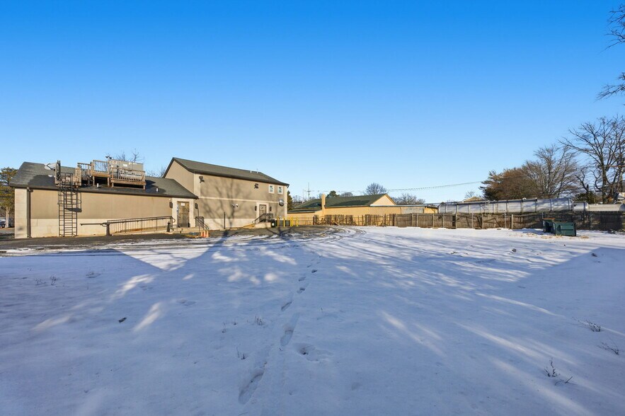 More Photos Of 238 Highway 34, Old Bridge Storefront Retail Residential For Sale