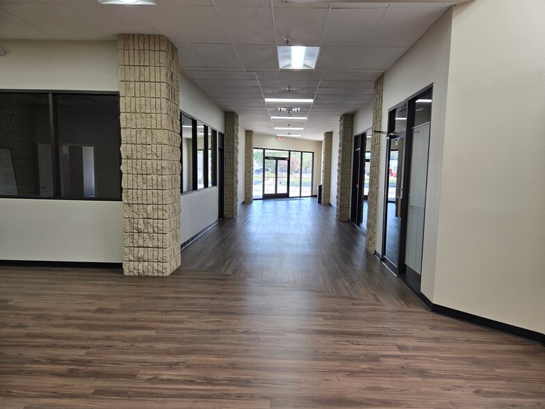 More Photos Of 705 Illinois Ave, Joplin Unknown For Lease