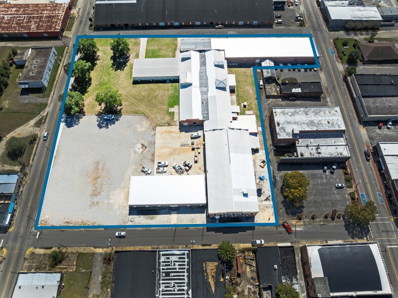 More Photos Of 122 E Laurel St, Mullins Industrial For Sale