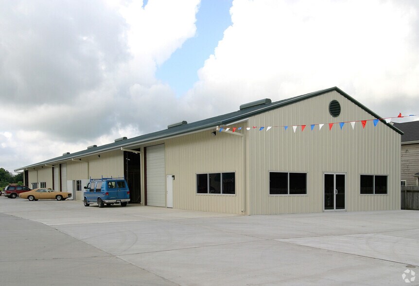 More Photos Of 16321 Loch Katrine Ln, Houston Warehouse For Lease