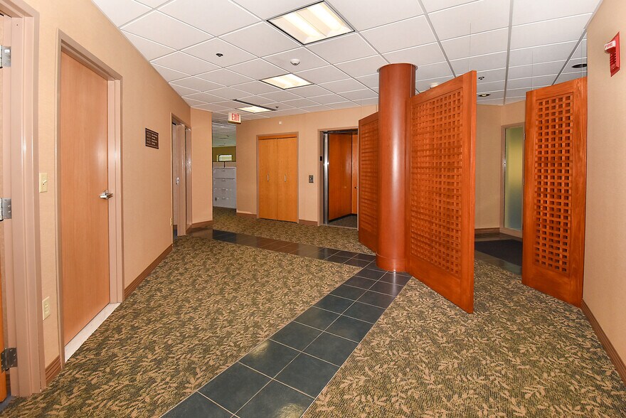 More Photos Of 755 Winding Brook Dr, Glastonbury Office For Sale