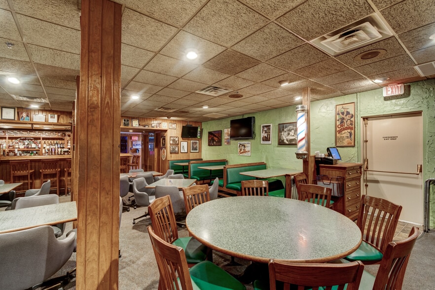 More Photos Of 1702 Park Hill Dr, Gainesville Restaurant For Sale