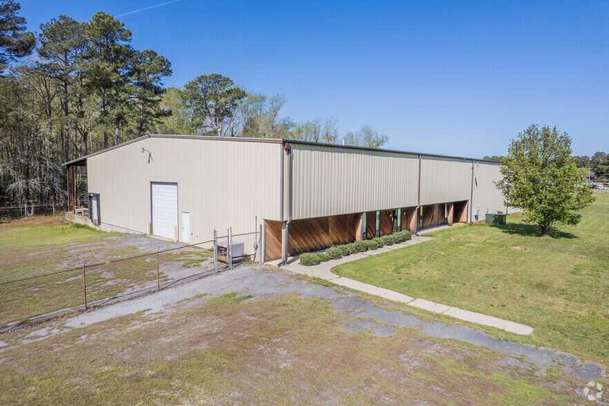 More Photos Of 15352 Merry Cat Ln, Belle Haven Warehouse For Sale