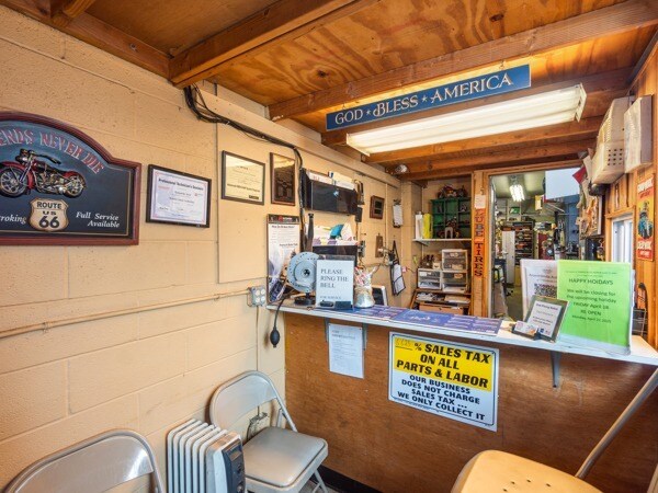 More Photos Of 305 S Michigan Ave, Kenilworth Industrial For Sale